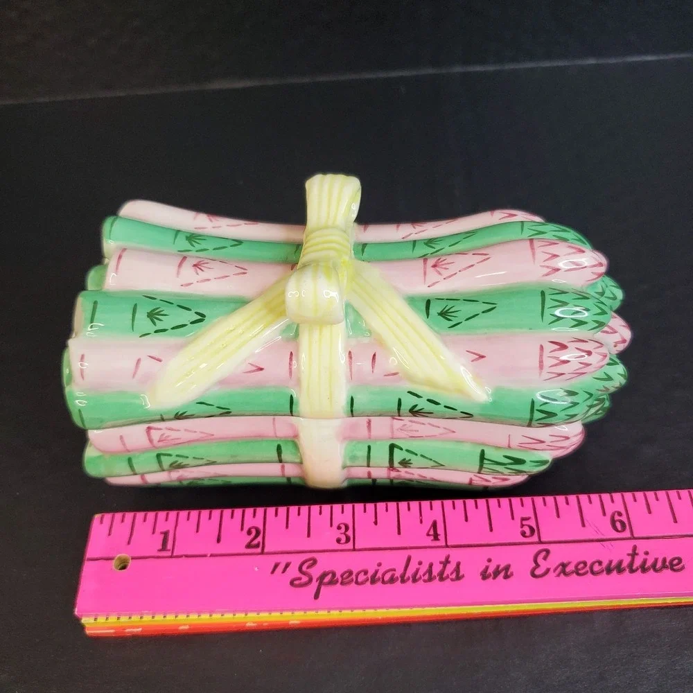 Metropolitan Museum of Art (MMA) Asparagus Trinket Box Small Pink‎ Green Russian